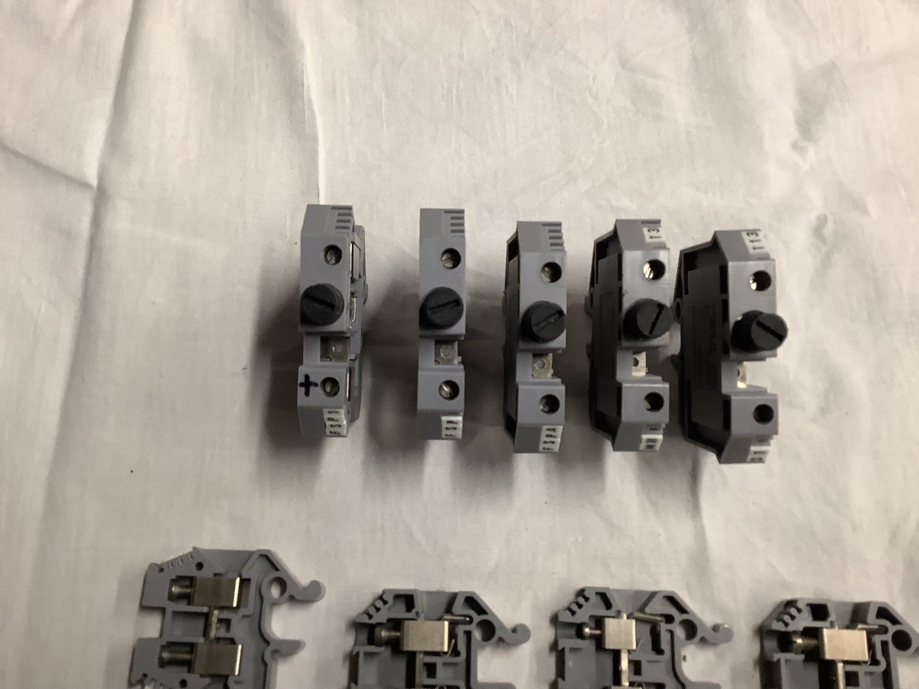 Alimentazione elettrica: STROM KLEMMEN DIVERS – Usato da Glarus venduto da Mdelphi 3