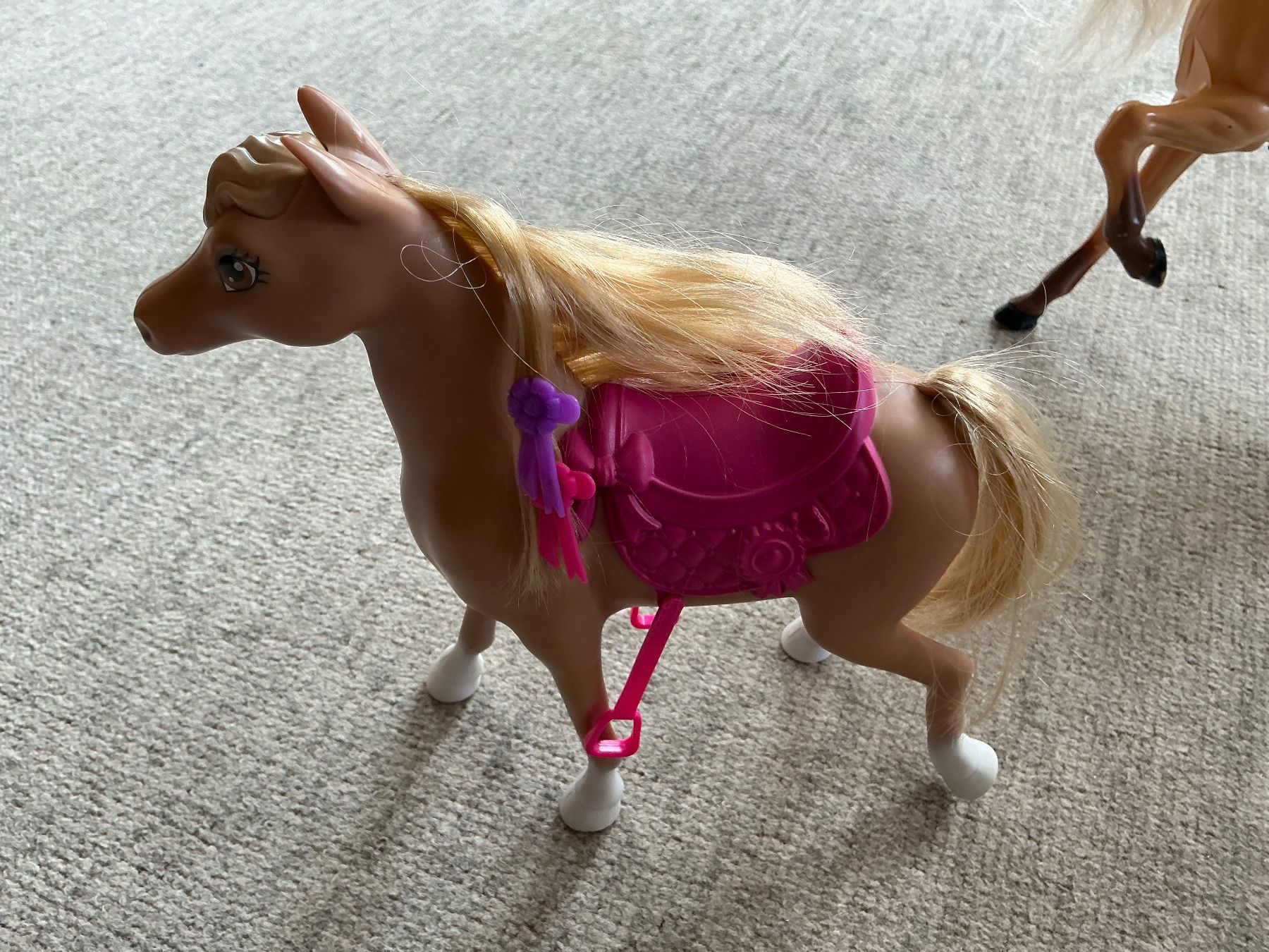 Bambole: 1 Barbie Einhorn und 3 Pferde – Usato da Jona venduto da Jancy60 1