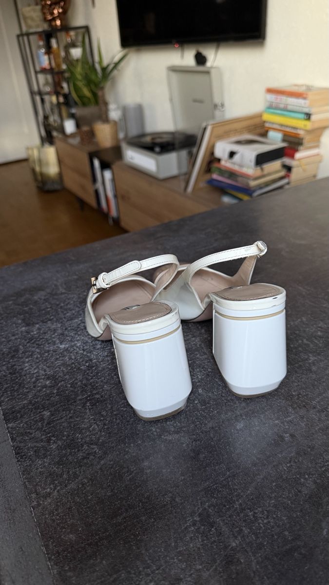 Prada Scarpe da donna: Prada heels – Nuovo (secondo la descrizione) da Sattel venduto da vik_p826 3