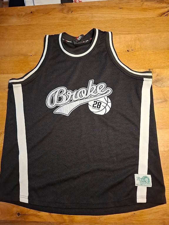 T-shirt: BROKE Tank Top schwarz – Usato da Niederuzwil venduto da Liberatopixel