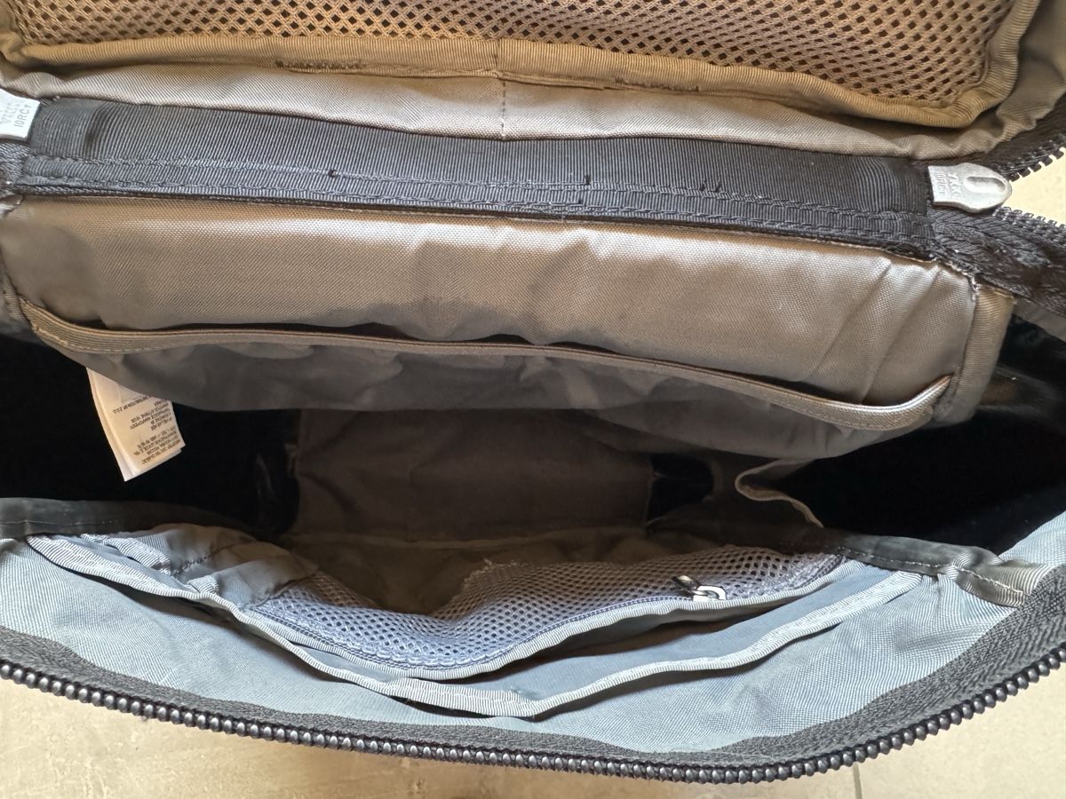 North Face Rucksäcke: North Face Rucksack BASE CAMP – Gebraucht aus Gamsen von Le_De 3
