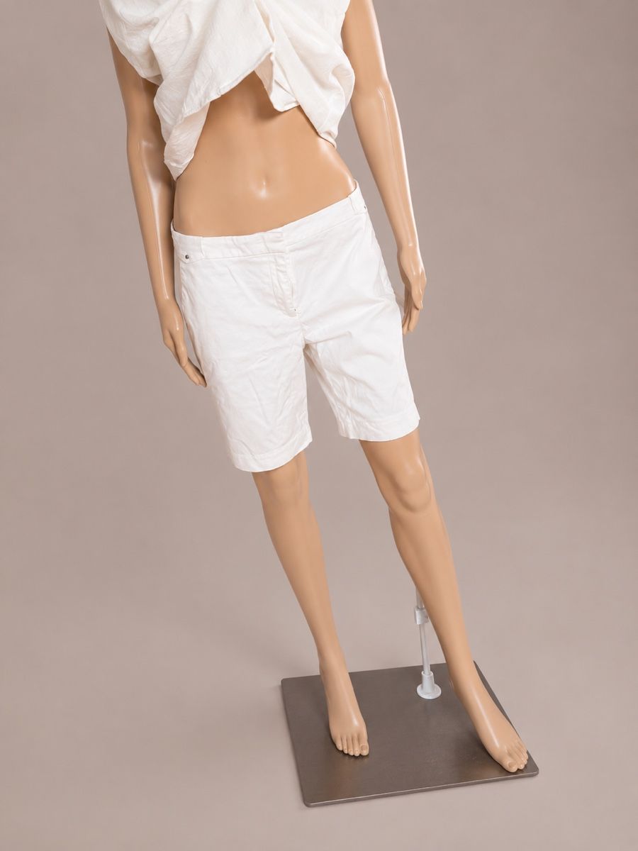 Esprit Hosen: Shorts Esprit Gr 38  – Gebraucht aus Laupersdorf von Cloludi 2