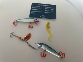 Lot de cuillères et leurres de pêche