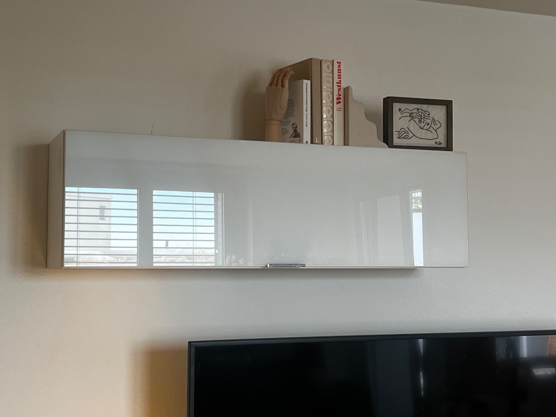 Hängeschränke Ikea (Neu (gemäss Beschreibung)) in Basel für CHF 1 – nur Abholung auf Ricardo kaufen