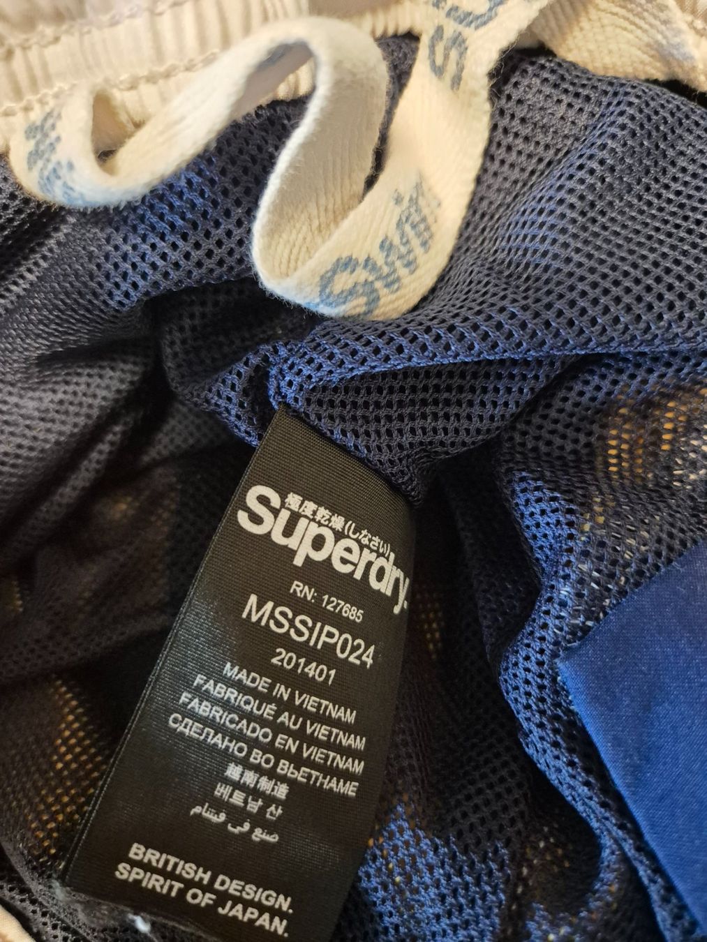 Superdry Pantaloni: SUPERDRY  board shorts   badehose   Grösse M – Usato da Niederweningen venduto da Obson 5
