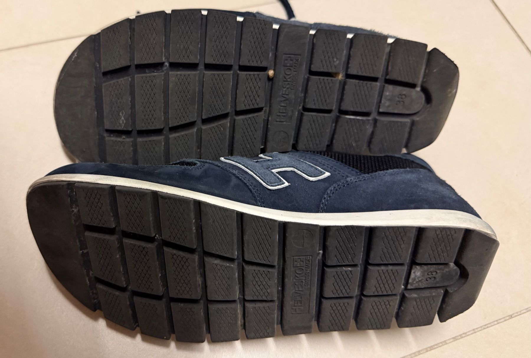 Helvesko Scarpe da donna: Sneakers Helvesko Modell Lugano Grösse 38 – Usato da Endingen venduto da chocosweet 2