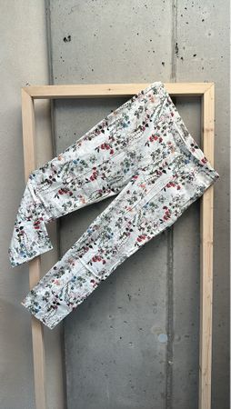Sommerliche Hose mit Blumenmuster, Grösse 38, Top Zustand!