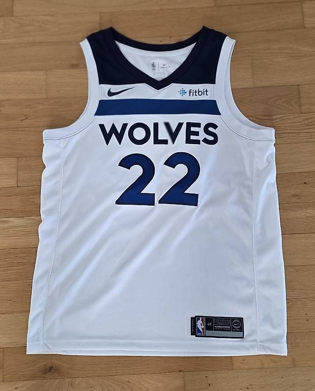T-shirt: Basketball Shirt Wiggins – Usato da Brunnen venduto da Rodge