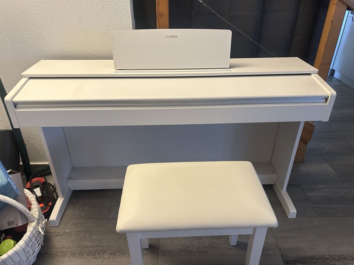 Yamaha Strumenti musicali: Yamaha ydp-143 Digital Piano – Usato da Roveredo GR venduto da Keks78 1