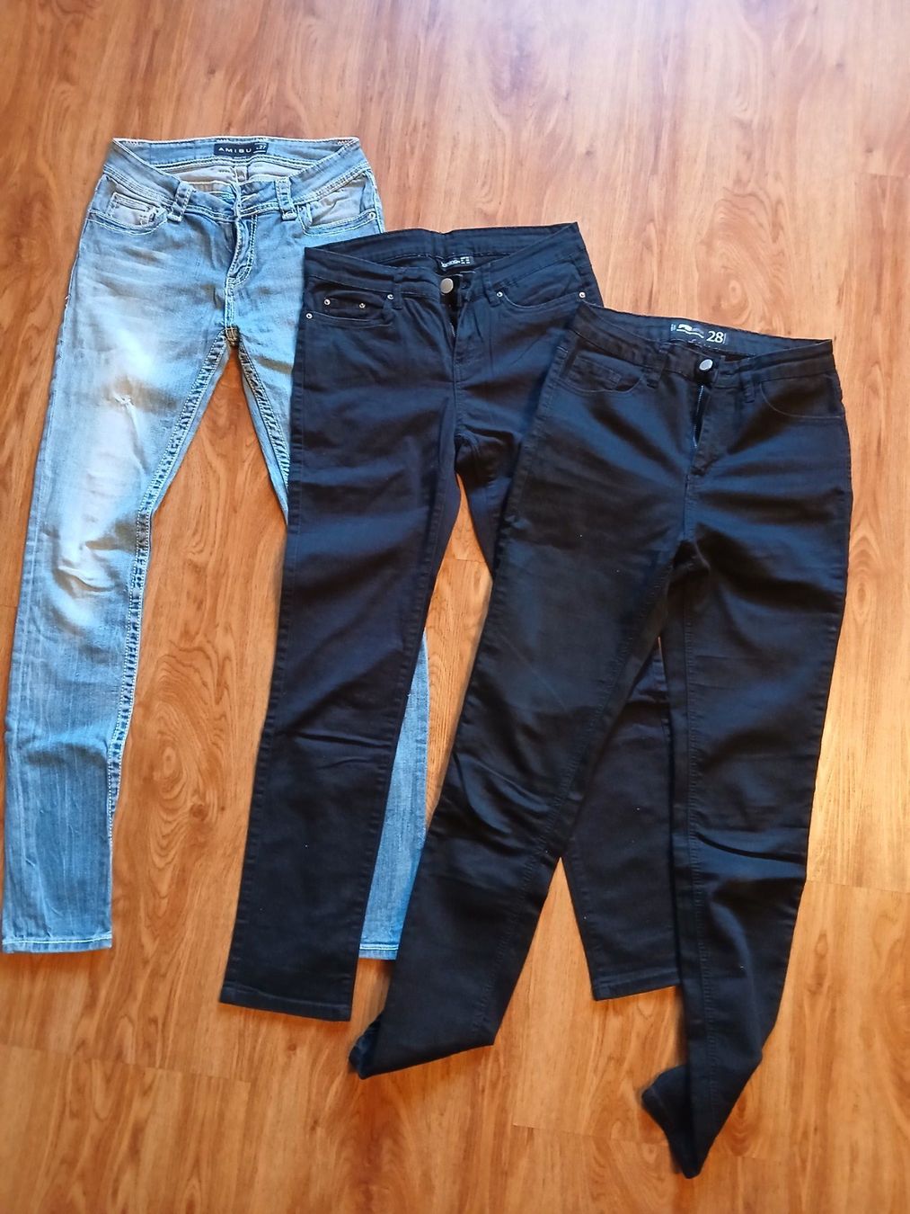 Lotti di vestiti: Damen Kleider Packet Hosen und Pullover Gr.36 – Usato da Niederried Interl venduto da Icespider 1