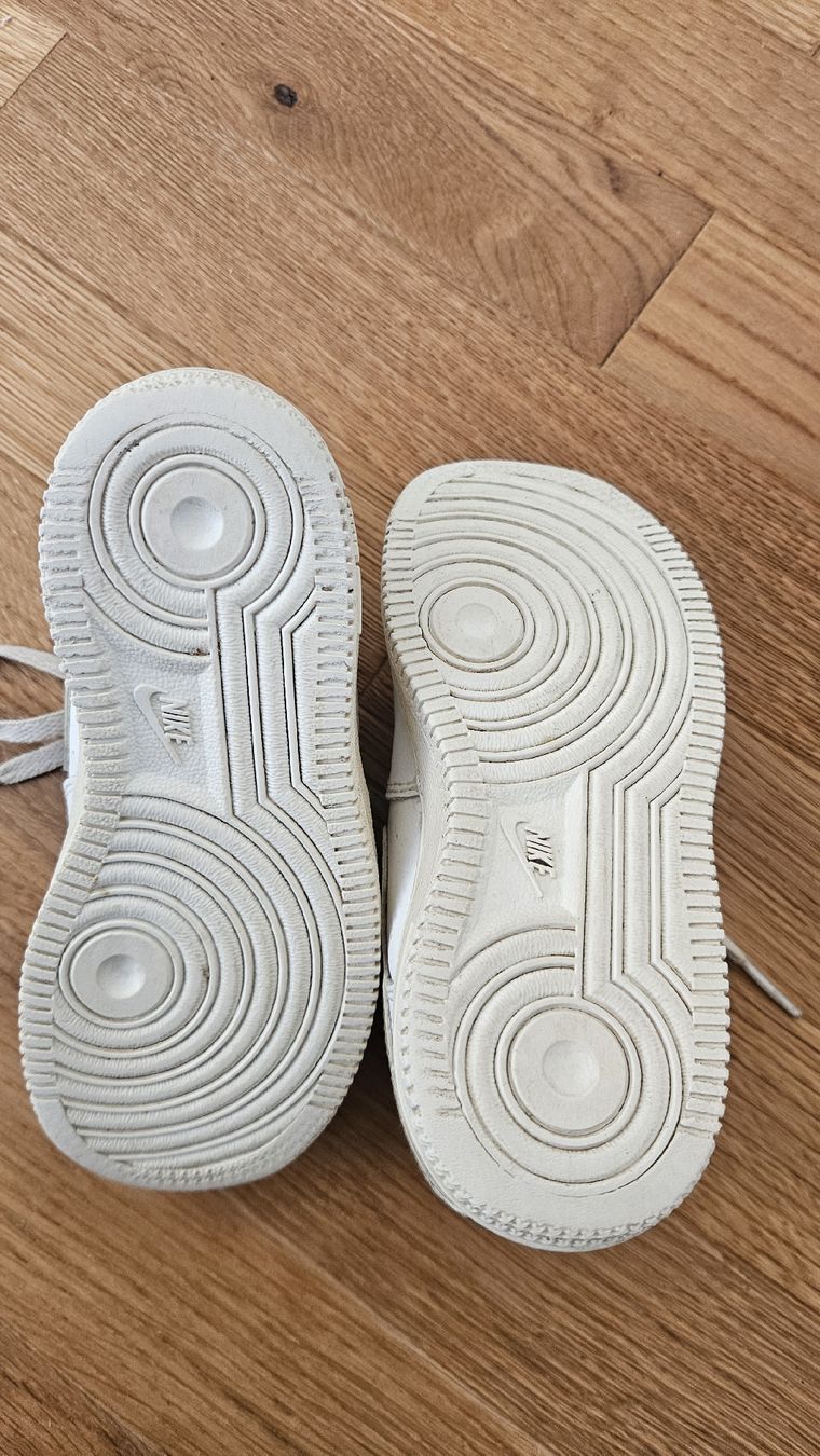 Nike Scarpe da uomo: Nike Air Force 1 Kinderschuhe, Grösse 26 EU – Usato da Frenkendorf venduto da Julesrules84 4