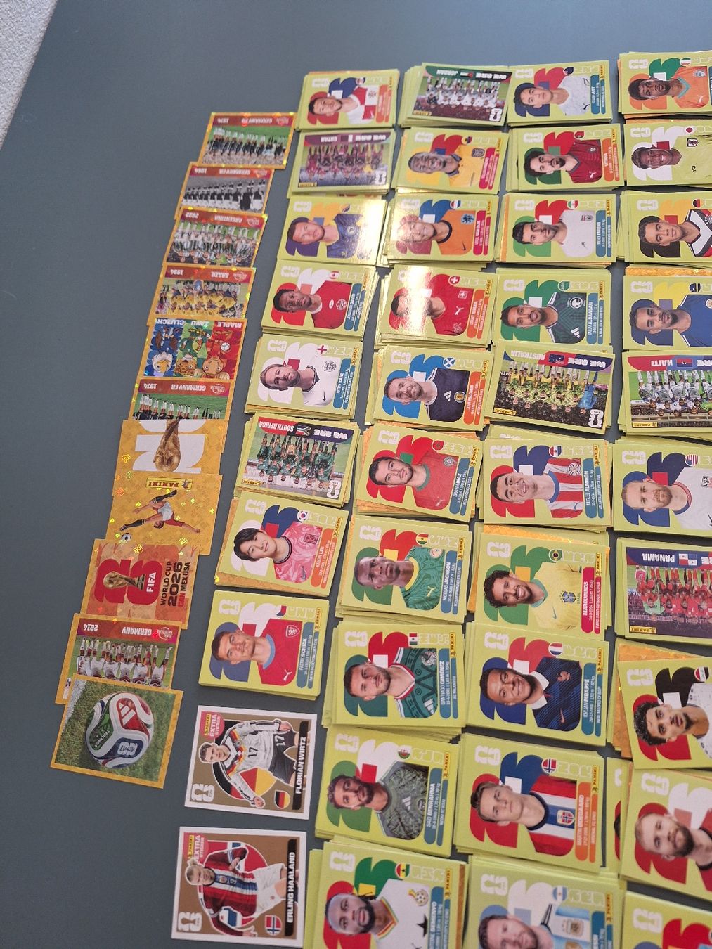 Panini Carte collezionabili: PANINI Worl cup 2026 + 800 cartes – Usato da Luc (Ayent) venduto da biiinchoou 5