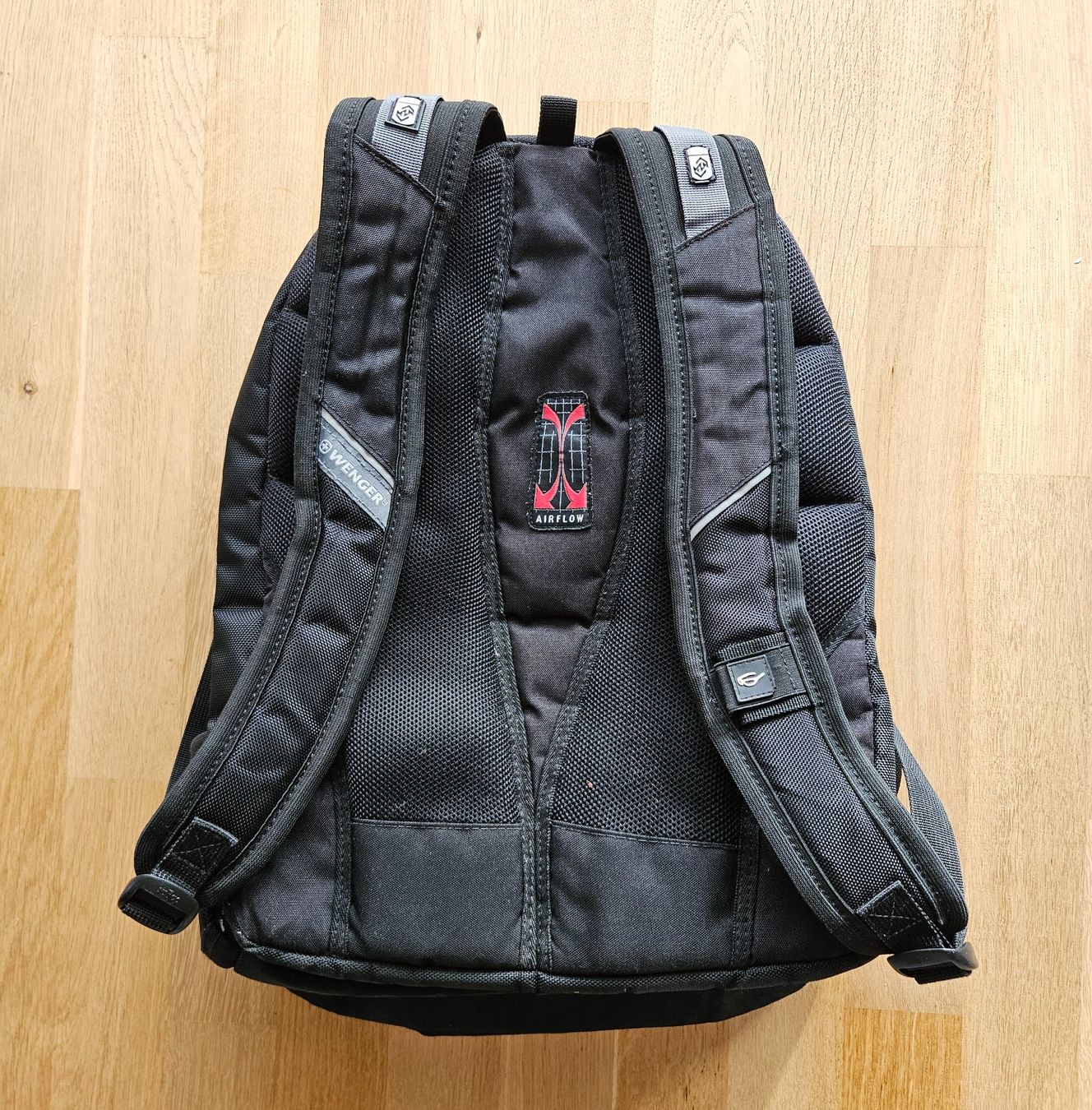 Wenger Zaini: Wenger Airflow Rucksack – Usato da Konolfingen venduto da yve_z5xr 1