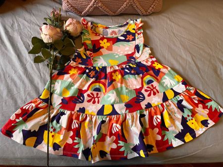 Happy, fun and colorful dress. 4-5 years 110cm