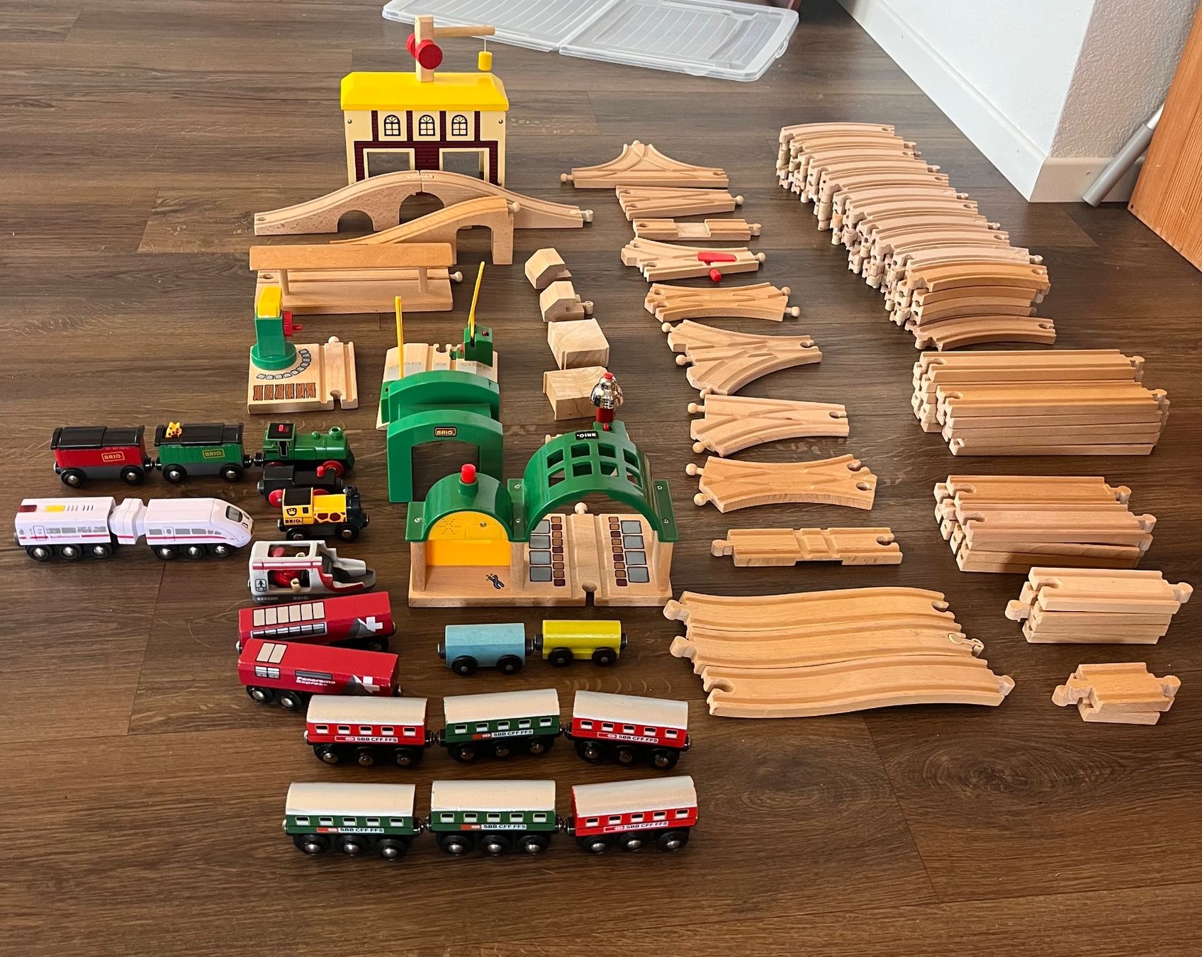 Brio Jouets: Brio Eisenbahn - 123-teilig – D'occasion à Brüttisellen par Stinkerli78 2