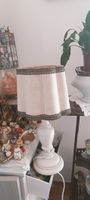 Lampada da tavolo vintage legno bianco paralume decorato 