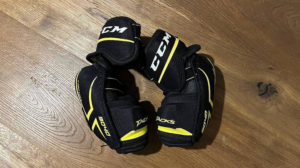 Protections: CCM Tacks 9040 Junior Ellbogenschoner  Top Zustand  – D'occasion à Mühlethurnen par JackyCindy 1
