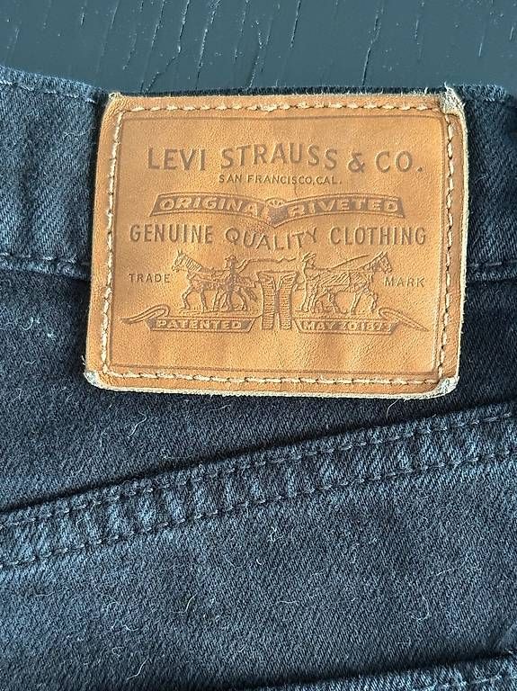 Jeans: Original Levi Jeans – Gebraucht aus Köniz von Evafelchlin