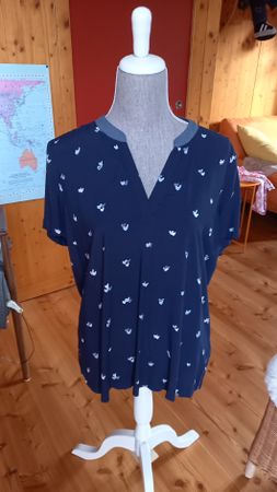 Sandwich Bluse, dunkelblau mit Muster, Gr. 42