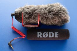 RODE VideoMic GO mit Deadcat-Windschutz (Mikrofon)