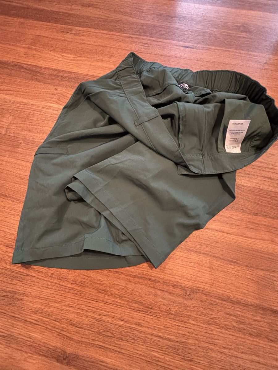 Hosen: Freizeit Hose kurz grün L – Gebraucht aus Kesswil von Branca-01 3