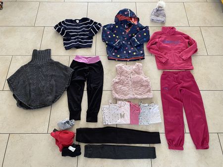 Kleiderpaket 128 Outdoor Girl Regenjacke, Faserpelz, Turnen