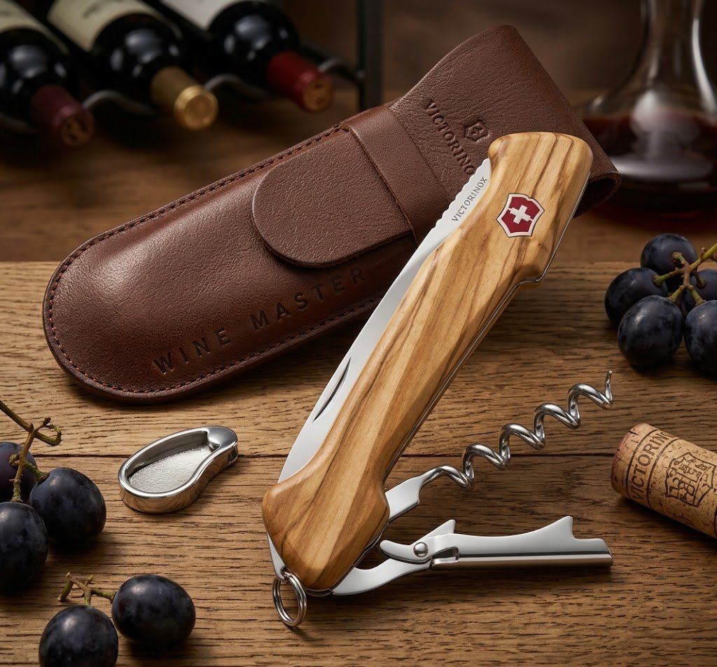 Victorinox Coltelli tascabile: Victorinox Wine Master Olivenbaum – Nuovo e nell'imballaggio originale da Jegenstorf venduto da Bracher_Store