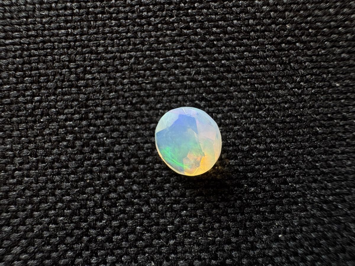 Pietre preziose: Äthiopischer Opal 0.8ct – Nuovo e nell'imballaggio originale da Wängi venduto da Horus90 1