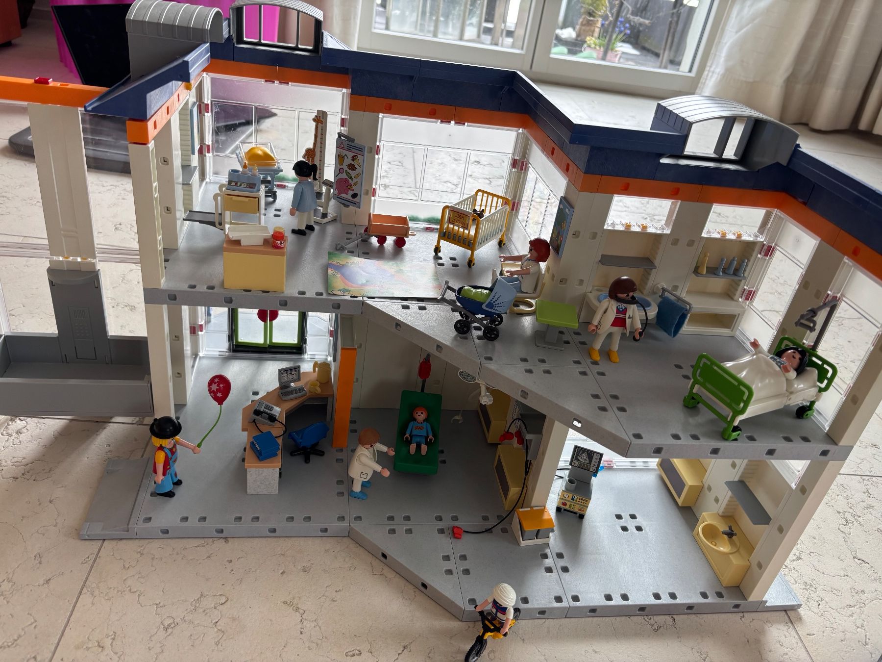 Playmobil Jouets: Grosses Krankenhaus mit Einrichtung – D'occasion à Bäretswil par san_mmm2 5