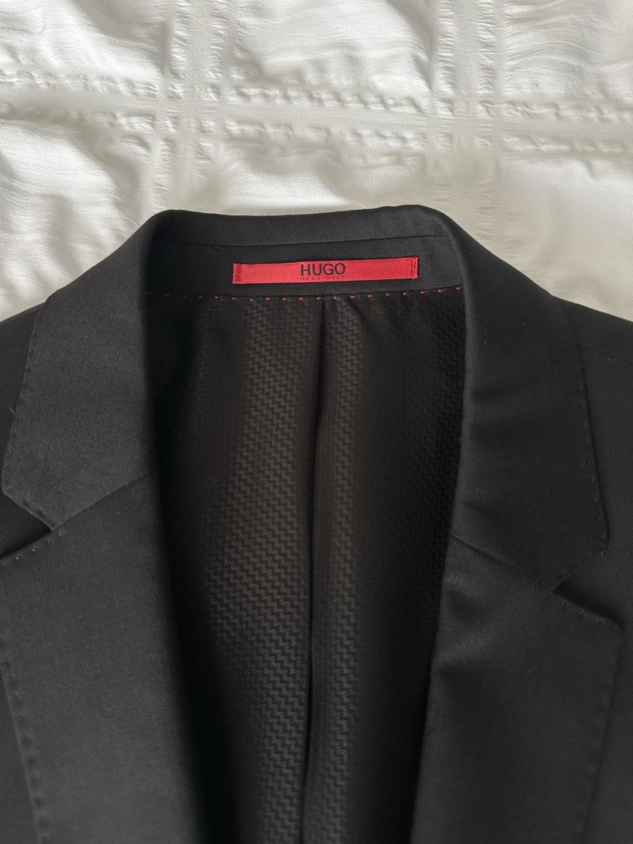 Hugo Boss Giacche: Veste noire élégante, parfaite, Taille M – Nuovo (secondo la descrizione) da Thônex venduto da Andre.olvs 4