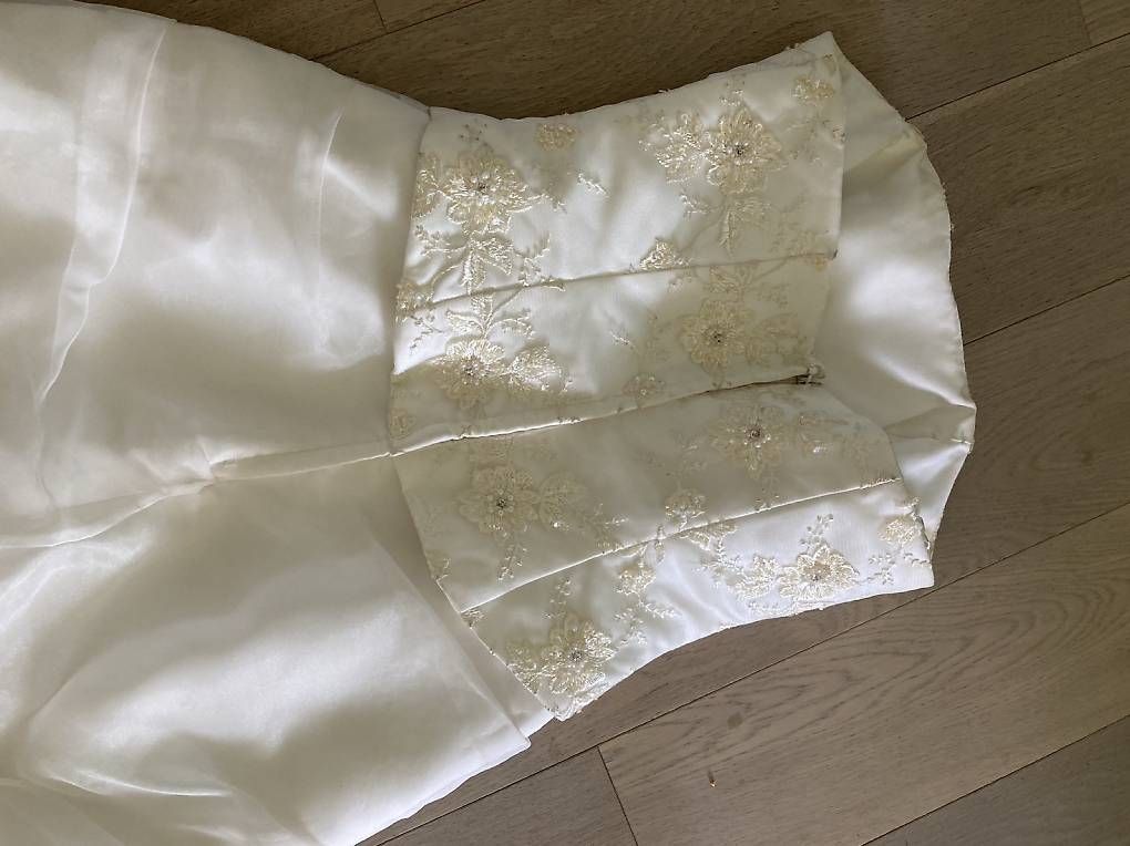 Vestiti: LILUCA Ballkleid weiss – Nuovo (secondo la descrizione) da Zürich venduto da sydneyfrozen 3