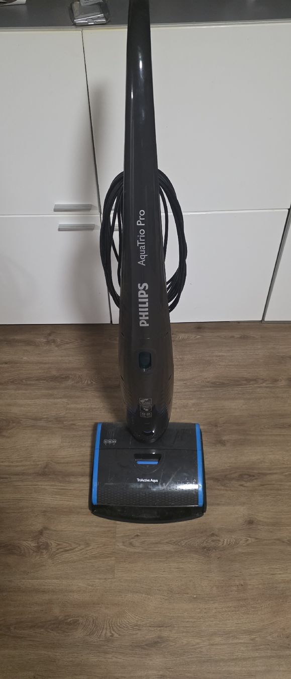 Philips Aspirapolveri & Accessori: Philips AquaTrio Pro Staubsauger mit Nassfunktion gebraucht – Usato da Worblaufen venduto da Felgenboerse24