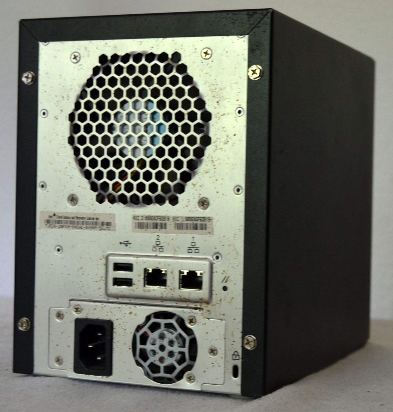 Server: NAS Intel Entry Storage System SS4000-E 4 x 500Gb HDD – Usato da Collonges venduto da arashee 2