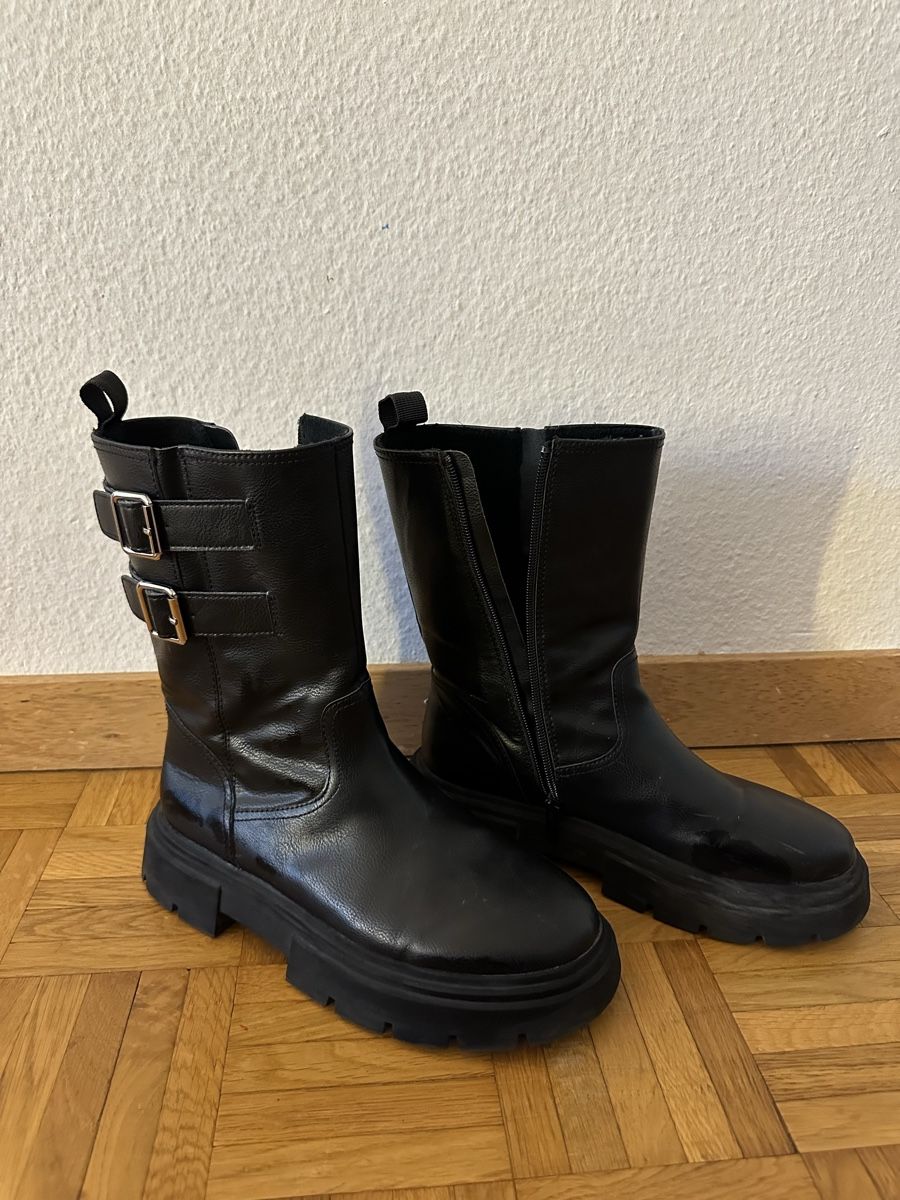 H&M Chaussures filles: Stiefel, Gr. 38 von H&M – D'occasion à Neuenhof par prada010