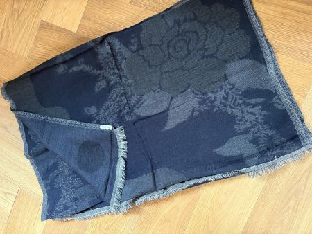 Warmer Max Mara Schal mit Rosenmuster - Dunkelblau