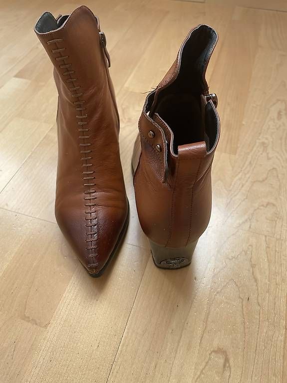 Scarpe da donna: Exklusive Leder-Stiefeletten – Usato da Brunnen venduto da rot005 3