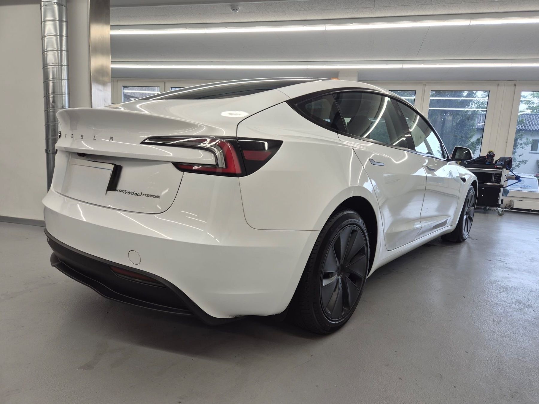 Tesla Automobili: Tesla Model 3 Highland, duo motor, long range – Usato da Dübendorf venduto da xce_m8qq 3