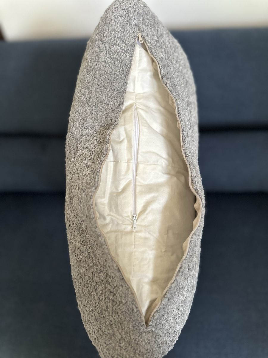 Cuscini: Coussin Poltronesofà 50x50 NEUF bouclette gris design  – Nuovo (secondo la descrizione) da Thônex venduto da ara_c9zs 4