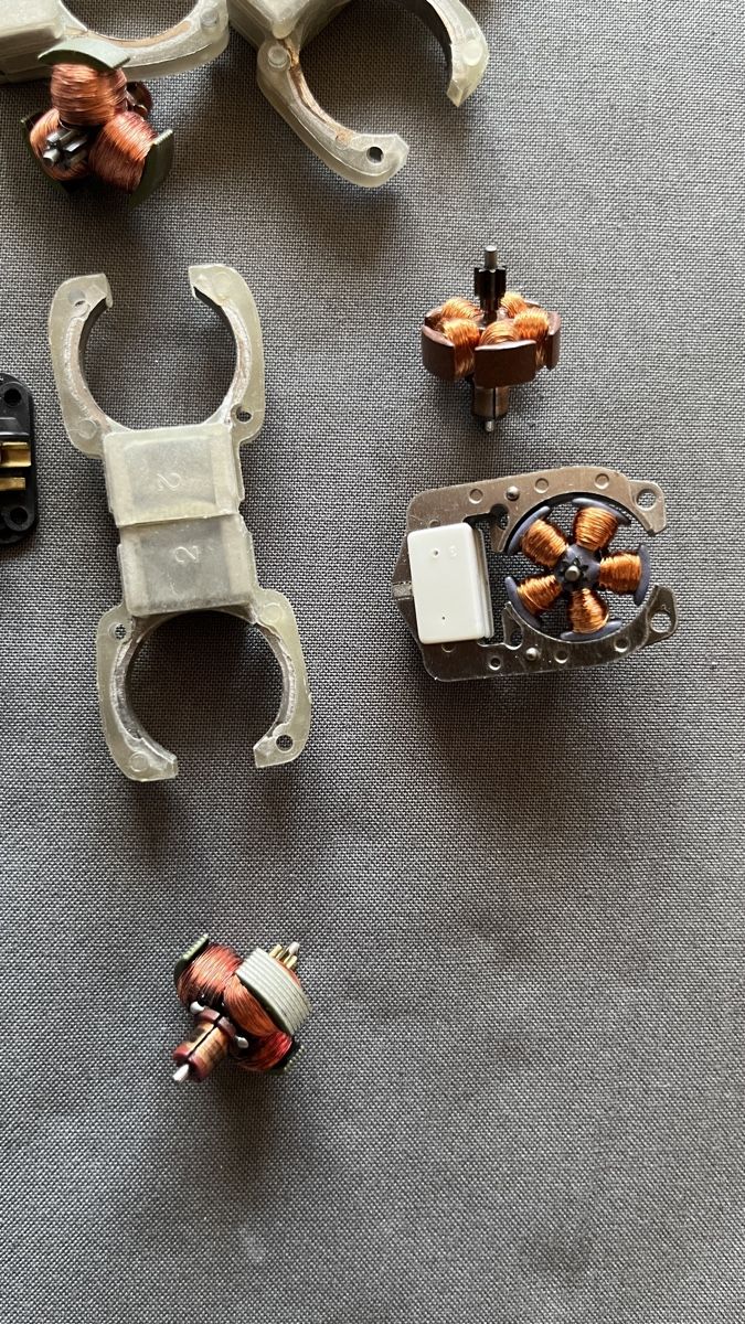 Märklin Modelleisenbahnen: Märklin Motorbestandteile – Gebraucht aus Wiesendangen von Baro 2