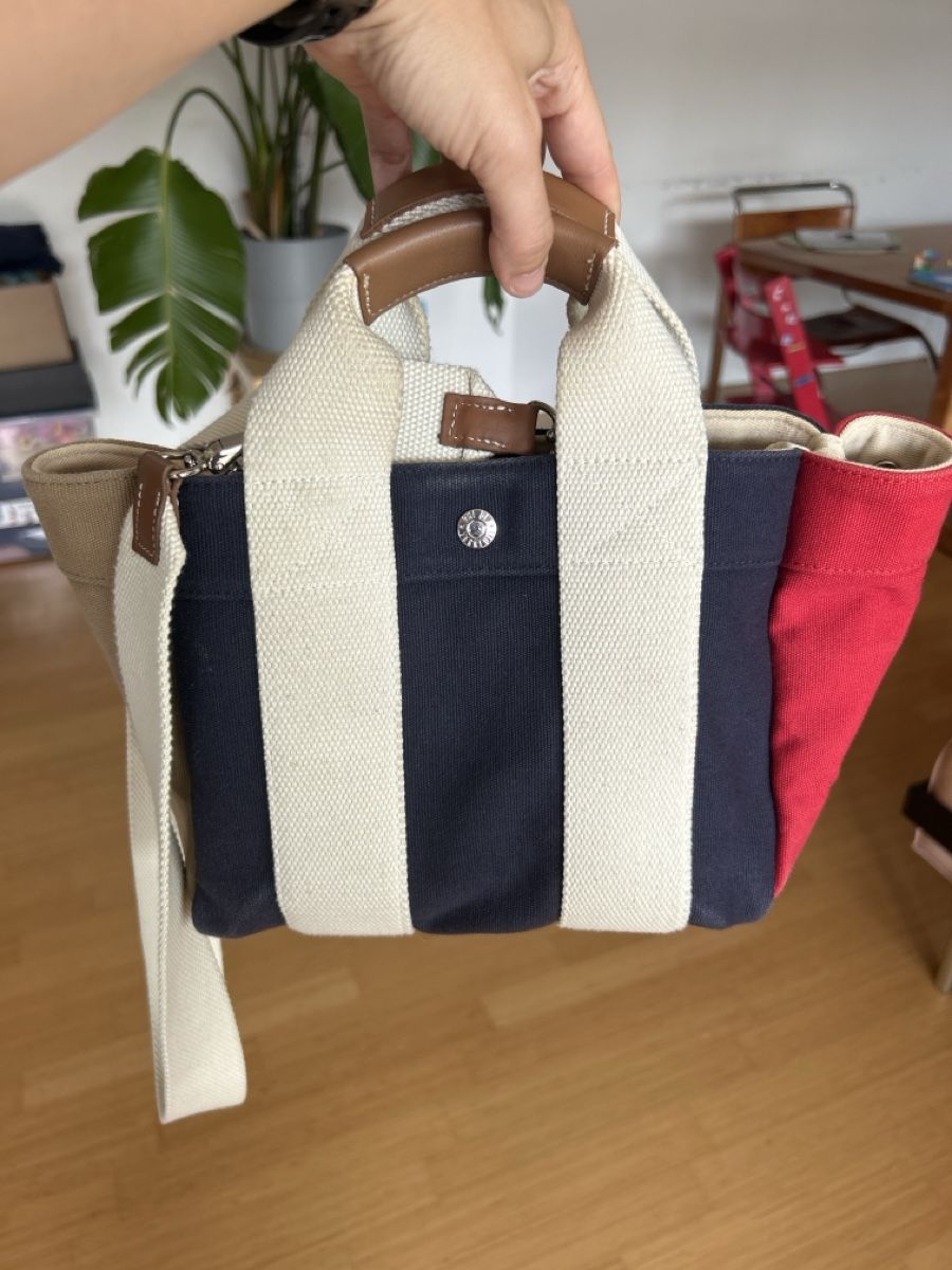 Taschen für Damen: Rue de Verneuil Traversée S – Gebraucht aus Zürich von Nugteren