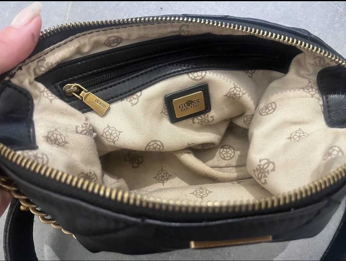 Guess Sacs femmes: Borsa Guess trapuntata nera – D'occasion à Pambio-Noranco par val_97q2 3