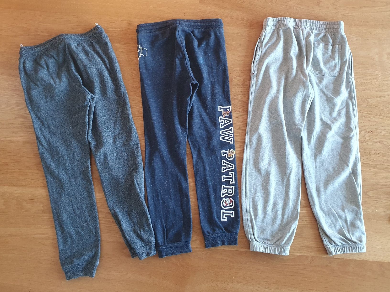 Pantaloni: 3x Traînerhose Gr. 134/140 – Usato da Villars-sur-Glâne venduto da richardette 1