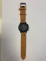 Herren Armbanduhr braunes Lederband neuwertig