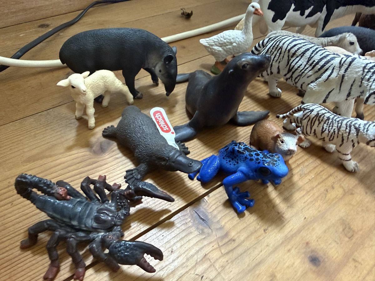 Schleich Statuette: 28 Schleich Tiere – Usato da Zürich venduto da zuerich16 6