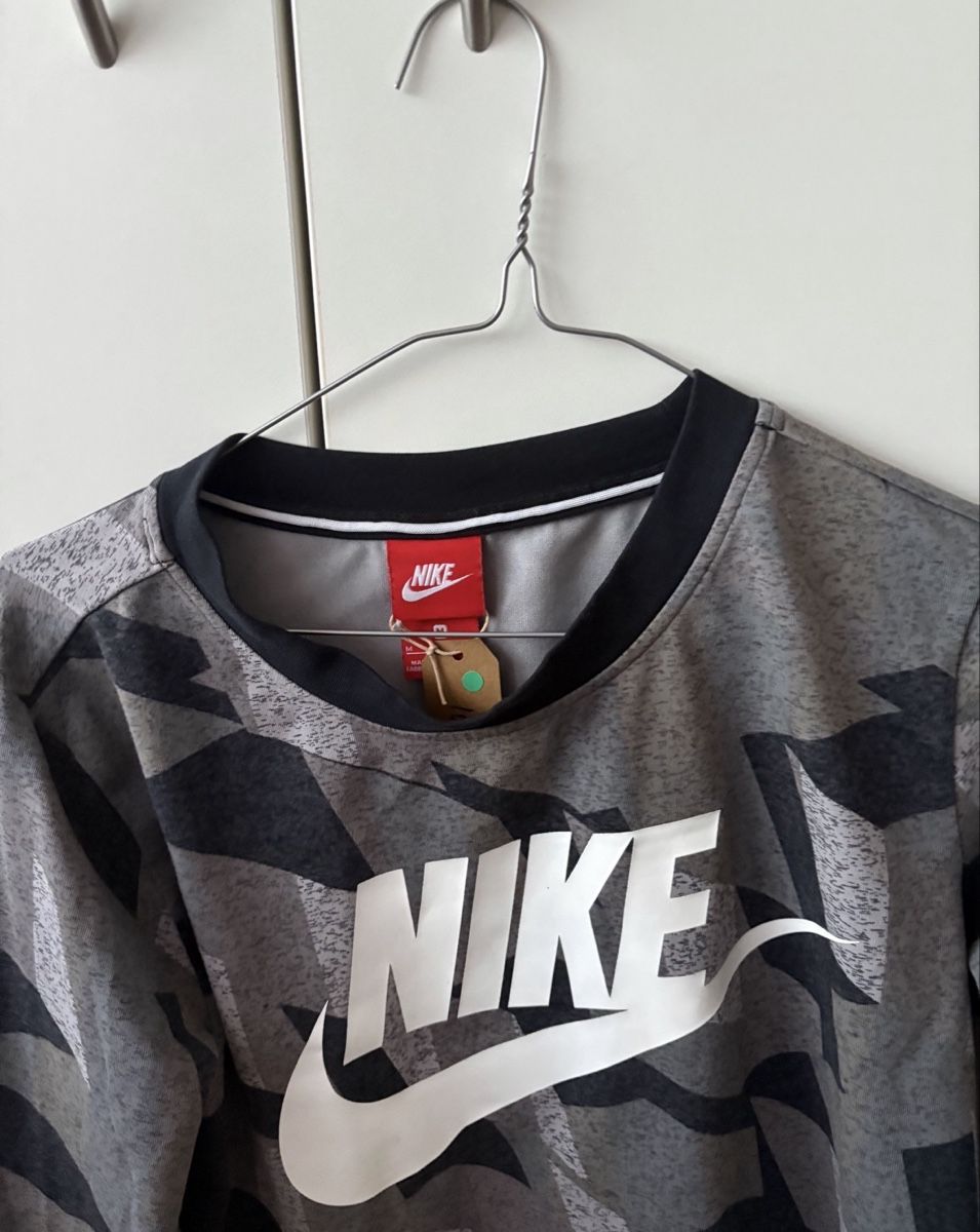 Nike Maglioni & Felpe: pull nike – Usato da Montreux venduto da m.mlkstn 1