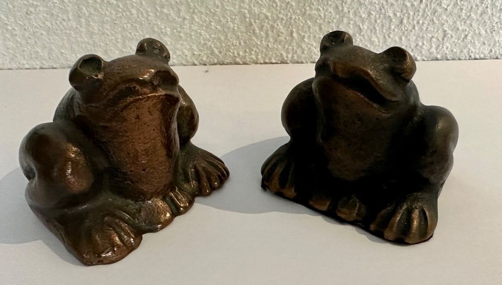 Niedliche Frosch-Figuren Aus Harz – 2 Stück, Perfekt Für Garten, Terrasse Oder Indoor-Deko