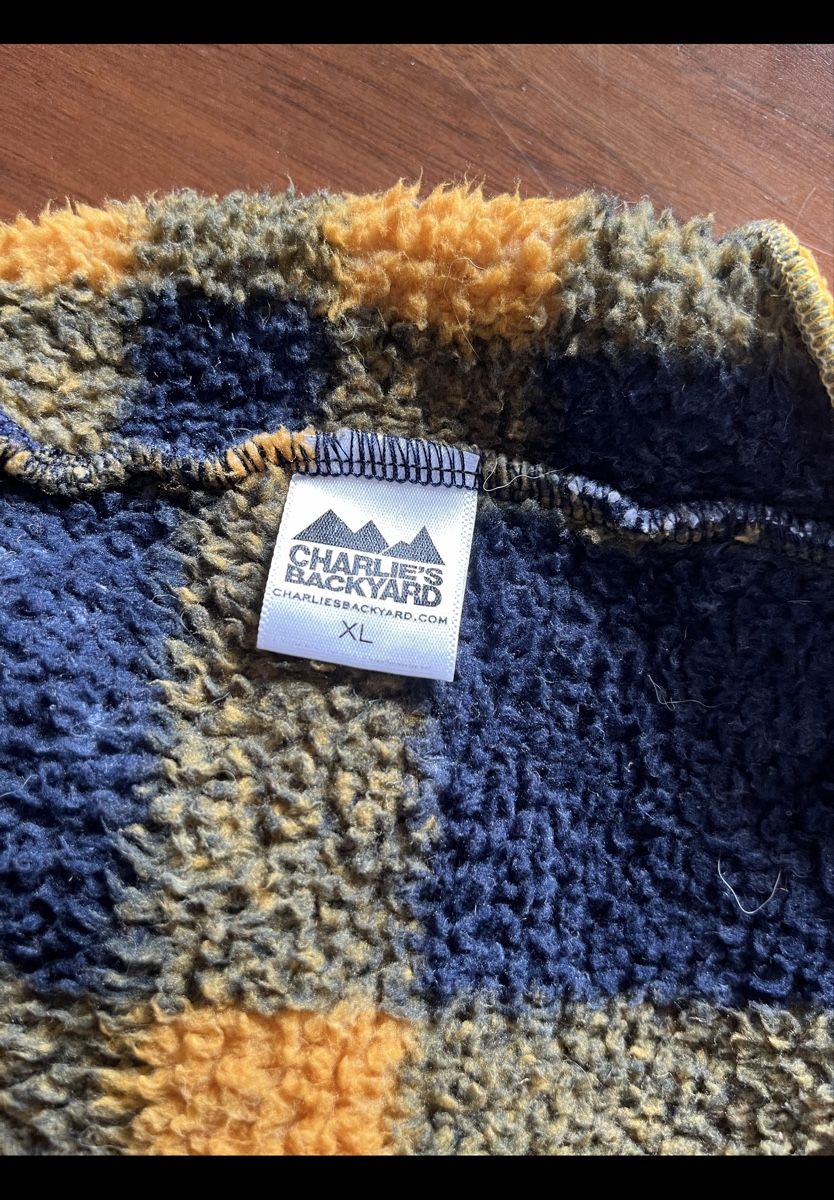 Abbigliamento: Hundepullover Charlie's Backyard, Grösse XL – Usato da Frauenfeld venduto da London21 2