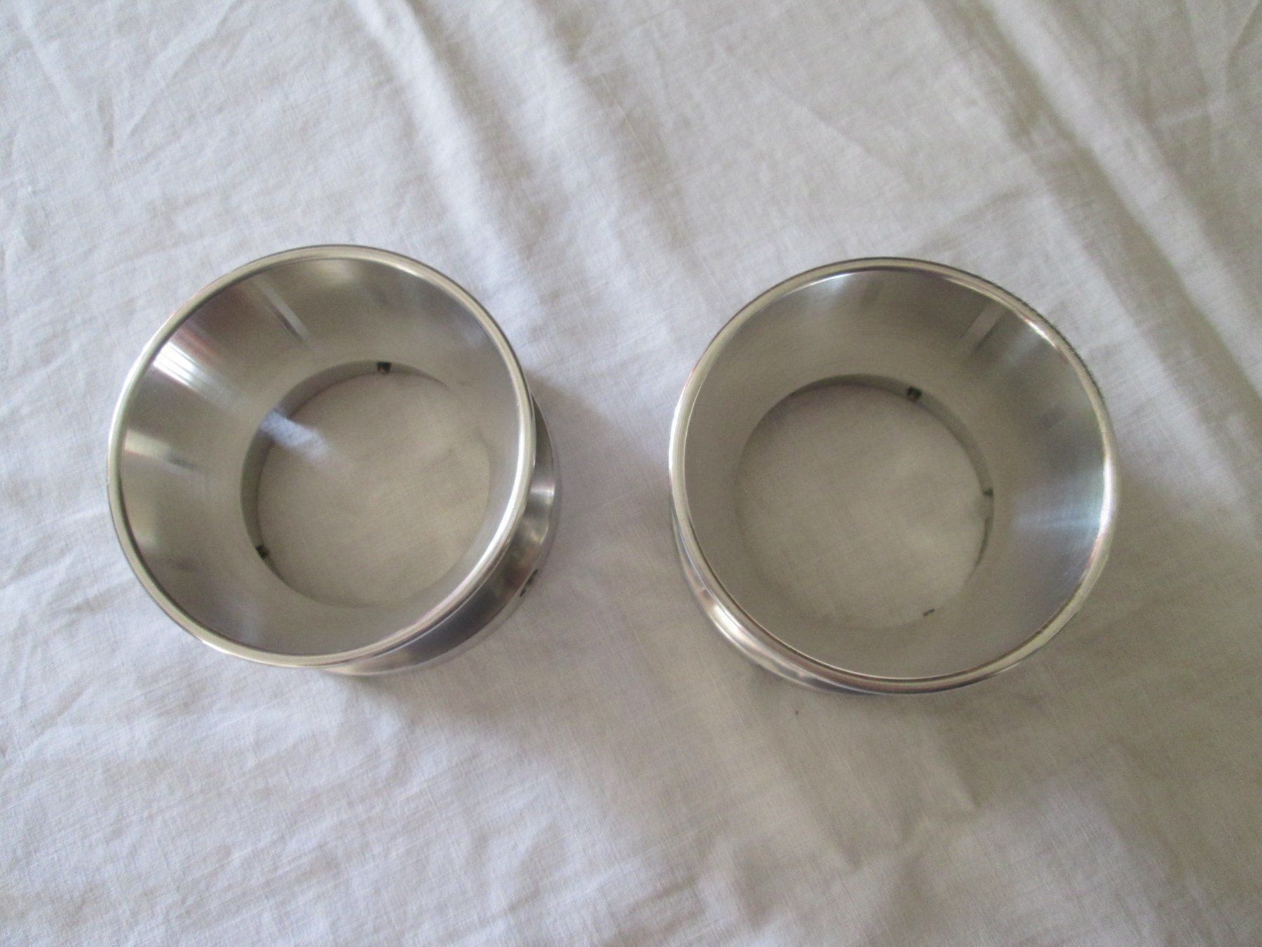 Bandmaschinen: PAIR DE NABS POUR REVOX – Gebraucht aus la Chaux-de-Fonds von Lampe 1