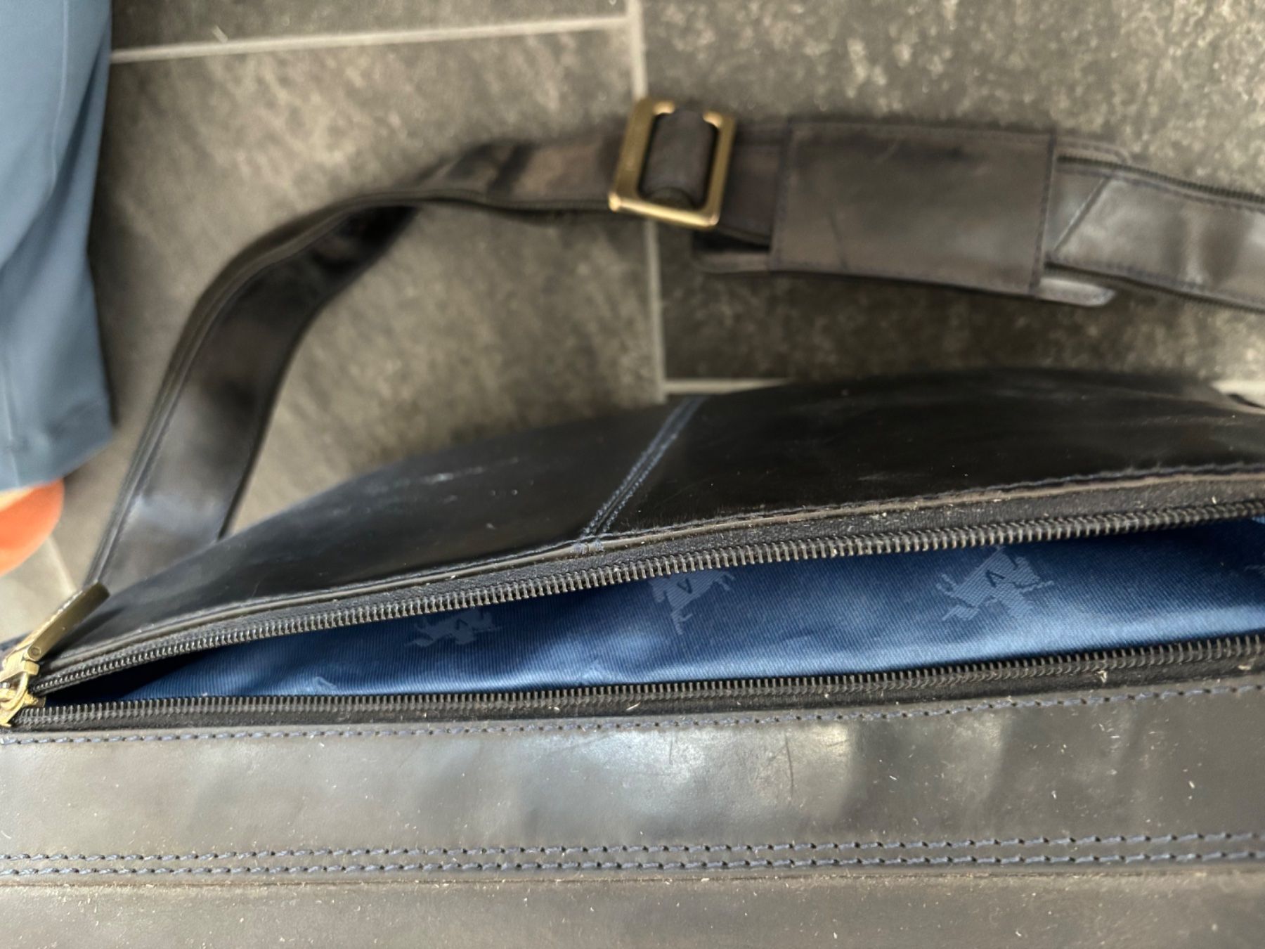 Taschen: Original Visconti Tasche dunkelblaues Leder – Gebraucht aus Stadel von Chanel_5 6