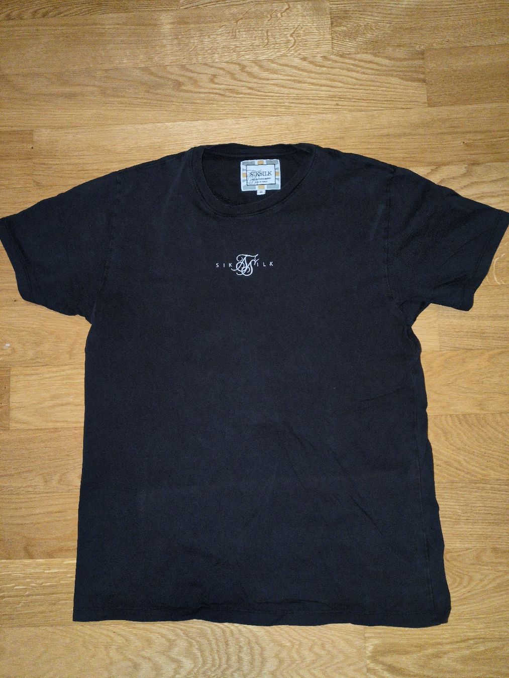 Siksilk T-shirt: 2x Siksilk T-Shirt, Grösse M, hellgrau & schwarz – Usato da Lachen SZ venduto da flo_nyj8 1